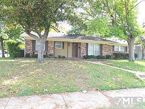 1st image of 3213 Parkside Dr