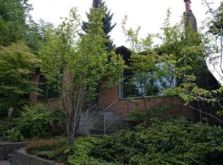 2009 E Aloha St, Seattle, WA 98112