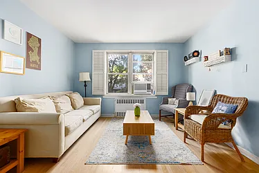 220 Congress Street, #4E