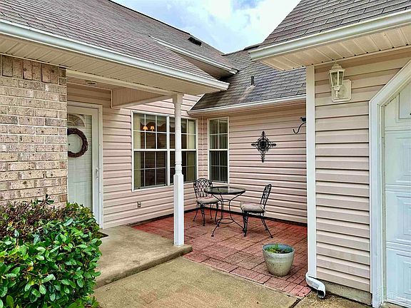 2nd image of 134 Mirabelle Cir