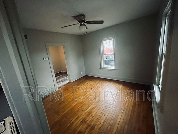3rd image of 1225 E Wright St #1