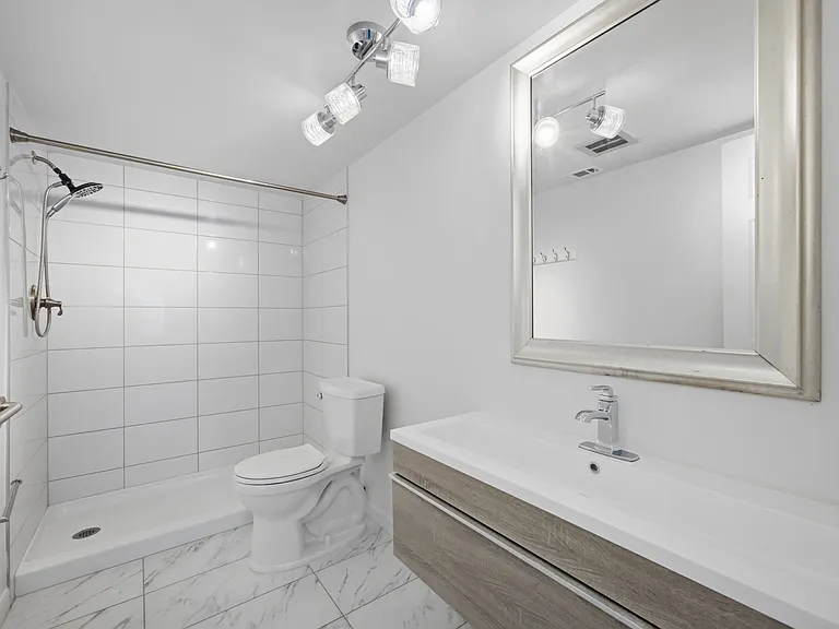 8950 Park Blvd #304 — Photo 8