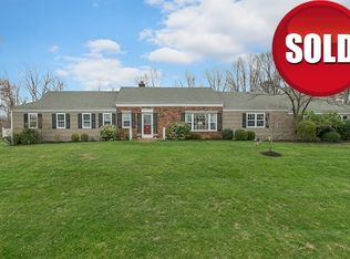 26 Mountain View Dr, Chester, NJ 07930