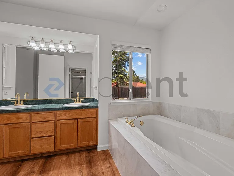 1425 Country Manor Dr — Photo 31