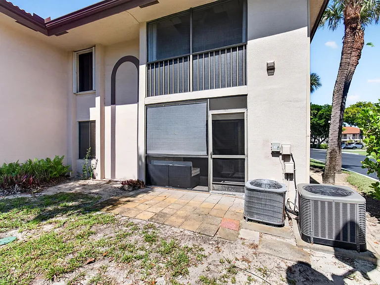 351 Club Cir #101 — Photo 52