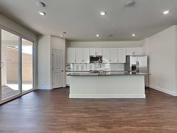 3rd image of 8855 Crinkle Leaf Ave