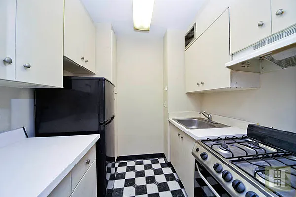 Rented by Halstead Real Estate | media 21