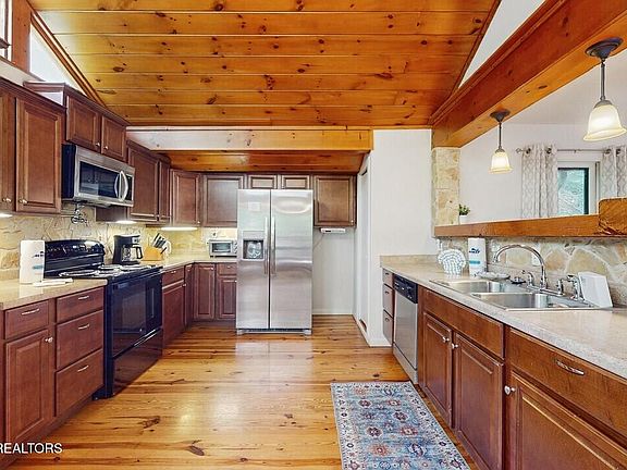 2nd image of 3132 Hatcher Top Rd