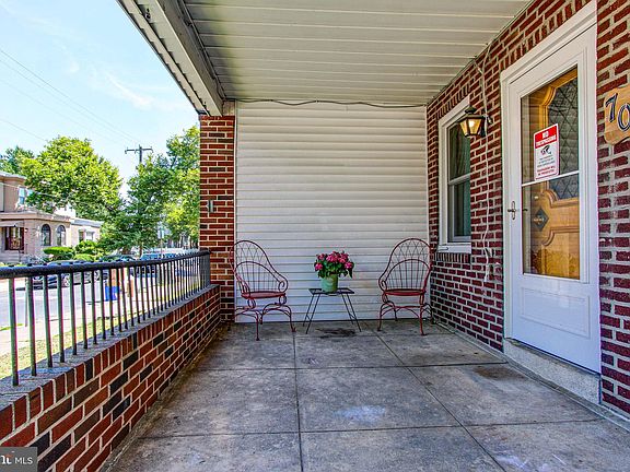 4th image of 7027 Glenloch St