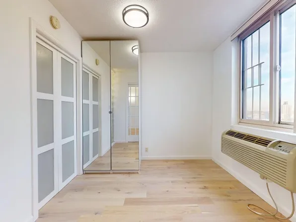 118-17 Union Turnpike image 28 of 49