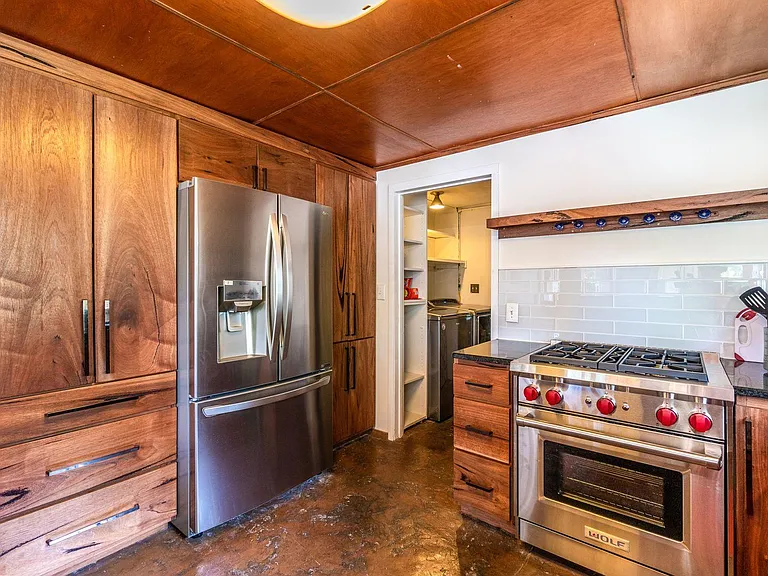 27 Morris Ave — Photo 17