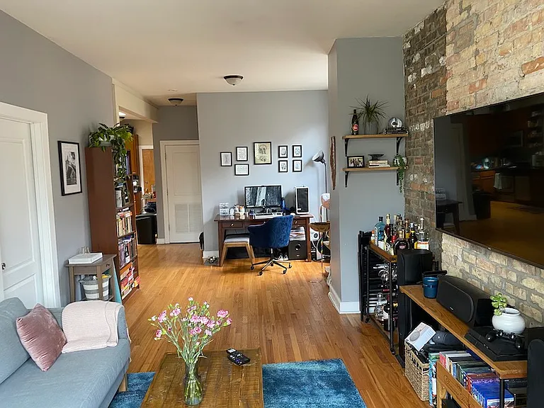 850 W Fletcher St #3F — Photo 2