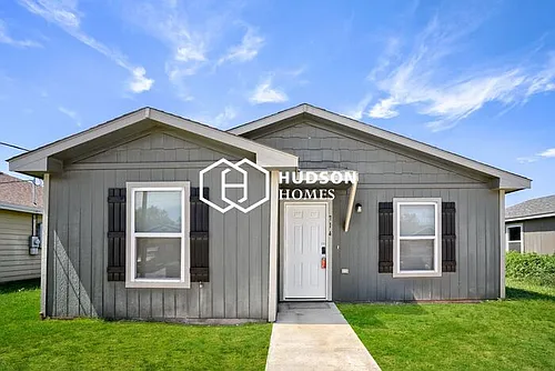 714 W Avenue Z Photo 1