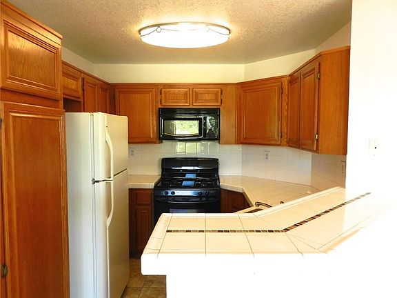 5th image of 2548 Avenida Del Vis APT 202