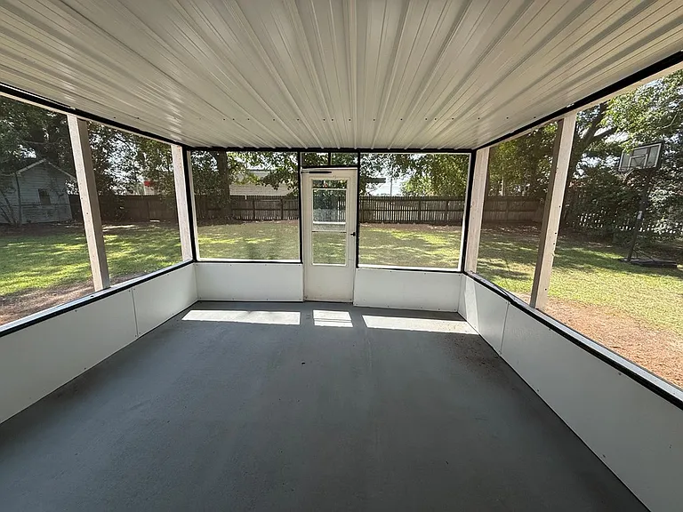 101 Ellen Dr — Photo 15