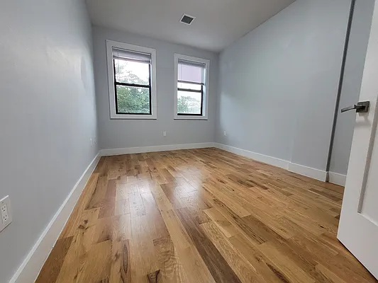 Rented by EXR | media 16