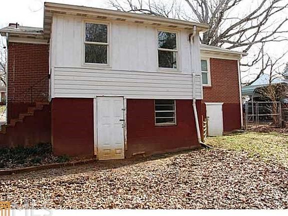 5th image of 150 Scott Dr SE