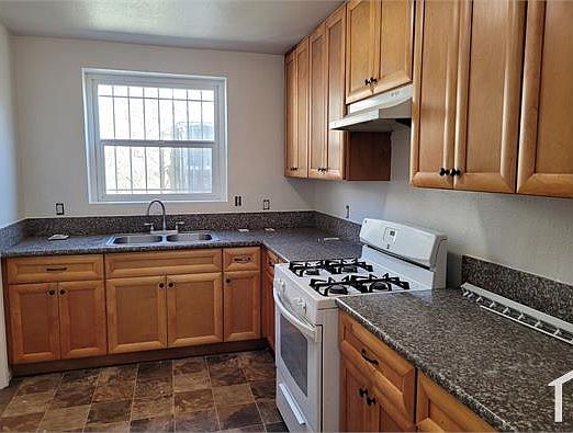 1st image of 1705 W 64th St