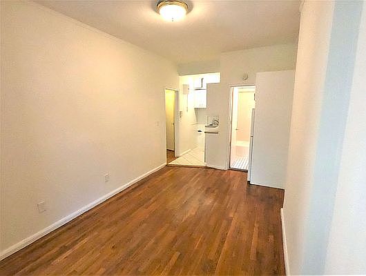 3rd image of 156 W 95th St APT 3A