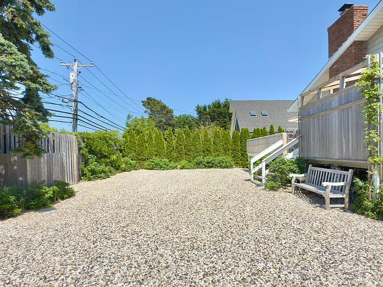 Montauk Hwy — Photo 12
