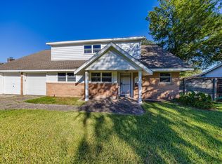 2519 Lazy Lake Dr, Houston, TX 77058