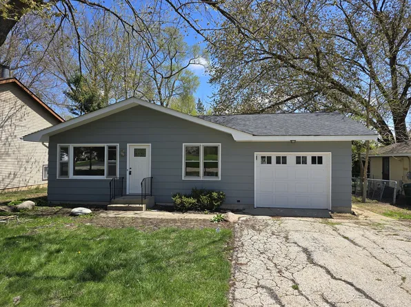 612 S Broadway St, McHenry, IL 60050