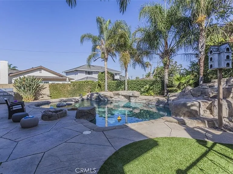 18684 Santa Ramona St — Photo 16