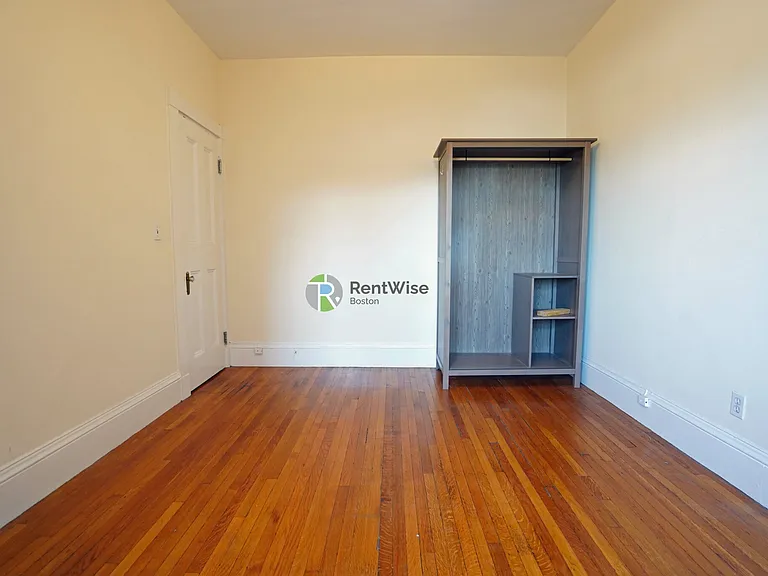 504 Beacon St #36 — Photo 8