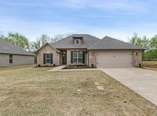 187 Gatewick Dr, Jackson, TN 38305