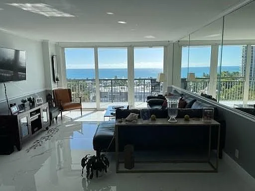 2 bed, 2.0 bath, 1100 sqft, $4,000 — Photo 2