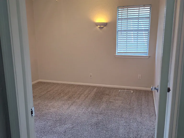 7817 S College Ave — Photo 21