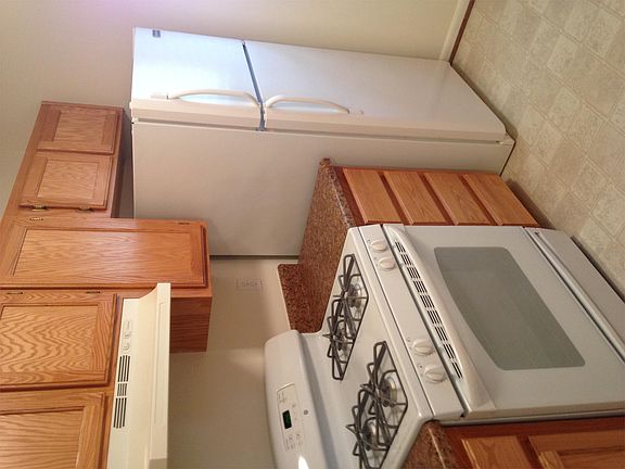 Newer appliances, recently renovated kitchen.