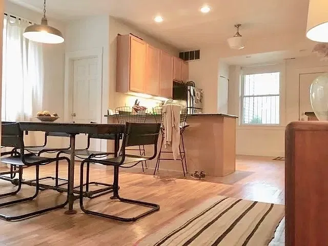 3 bed, 1590 sqft, $2,475 — Photo 2
