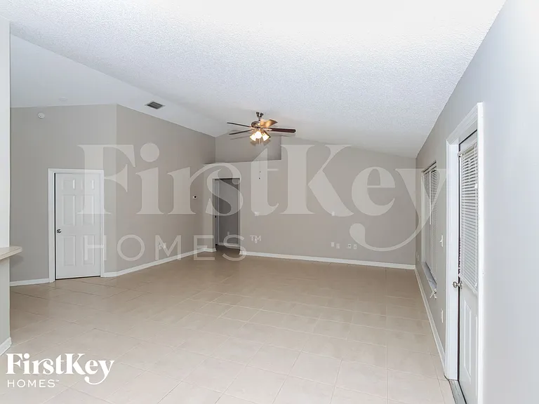 2655 San Filippo Dr SE — Photo 4