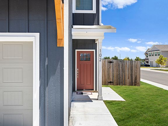 3rd image of 13526 Tulipwood Nook #102