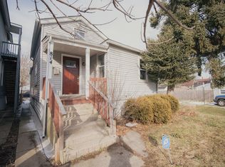 814 Edwards St, Waukegan, IL 60085