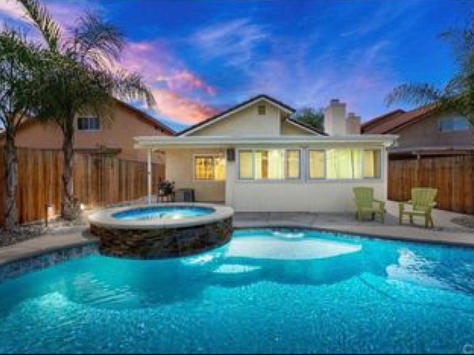 1st image of 24452 Robie Ct