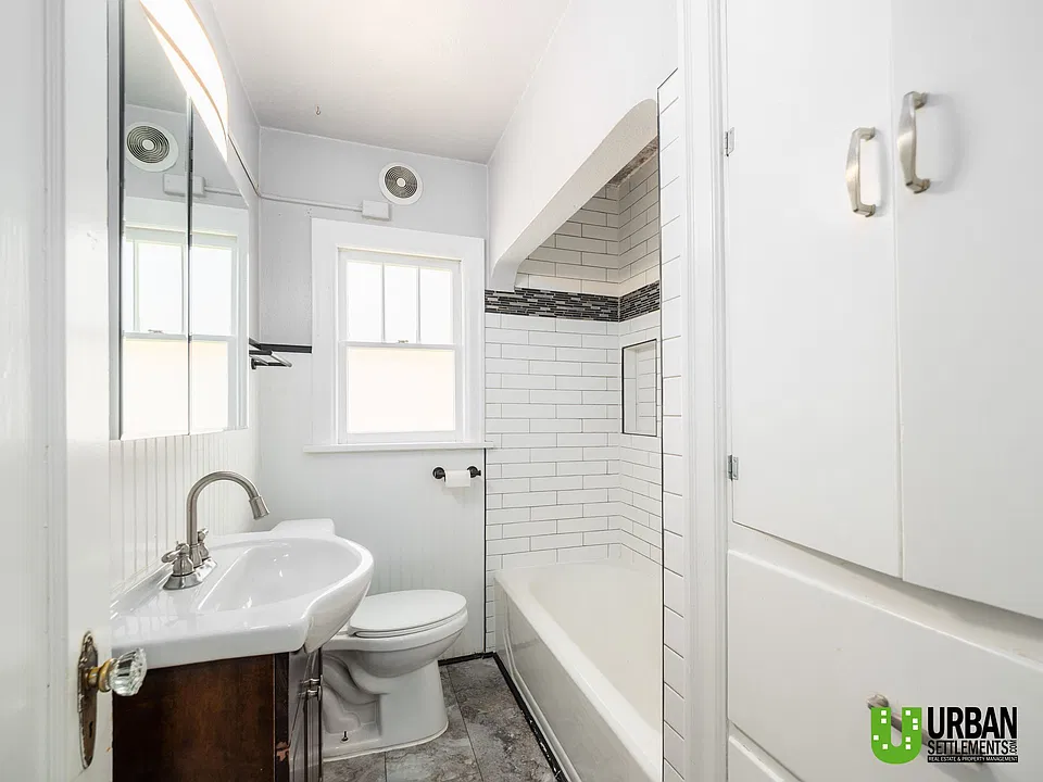 308 W 18th Ave