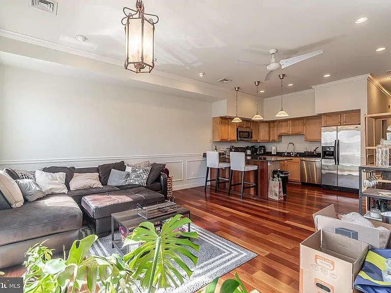 329 W Girard Ave #2 — Photo 6