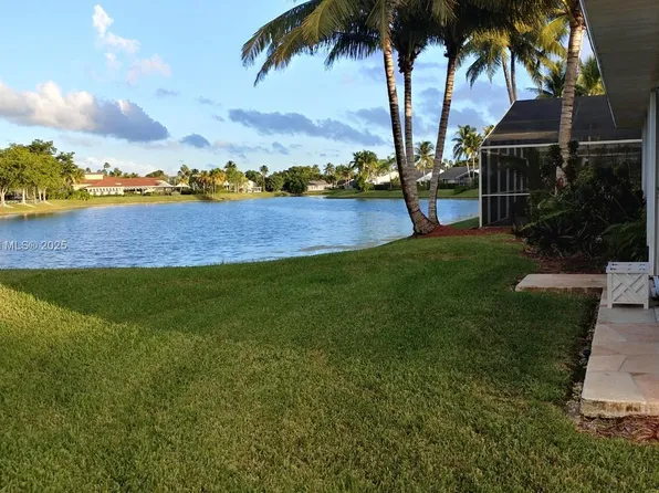 585 SE 25th Ln, Homestead, FL 33033