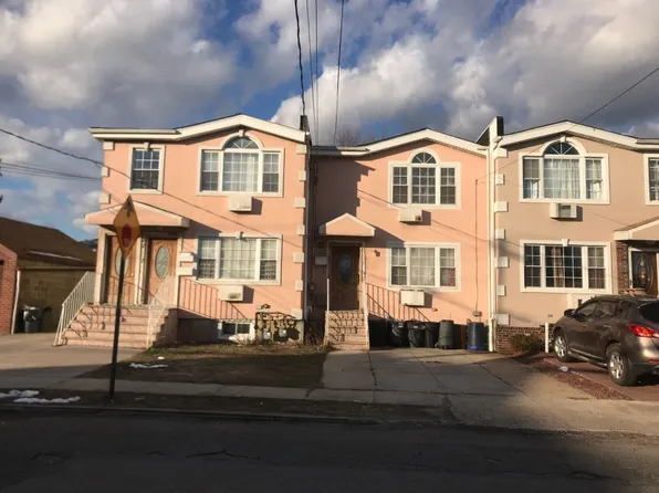 21911 135th Ave, Springfield Gardens, NY 11413