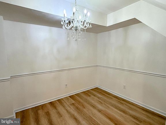 5th image of 9833 Hagel Cir