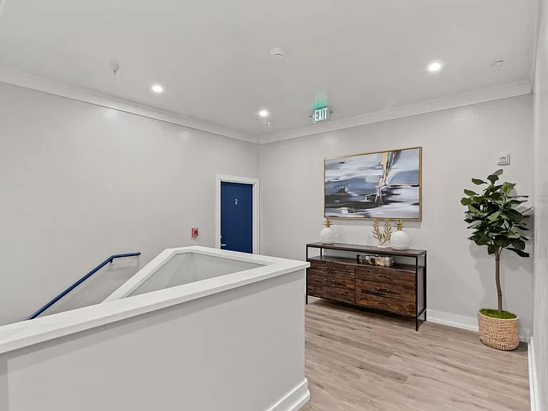 1104 Broadway Ave #7 — Photo 13