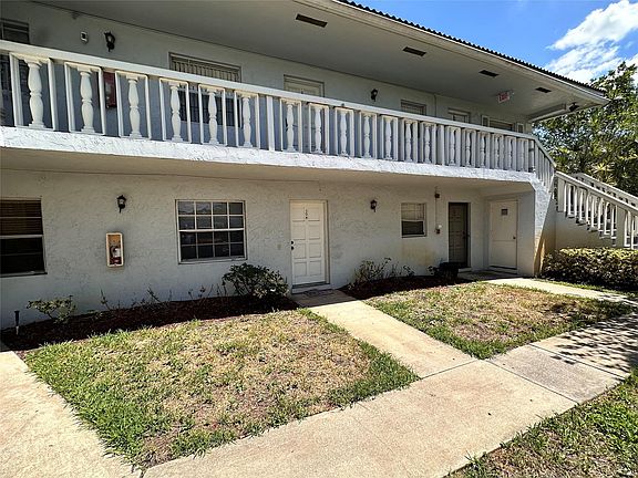 5th image of 4140 Woodside Drive #106