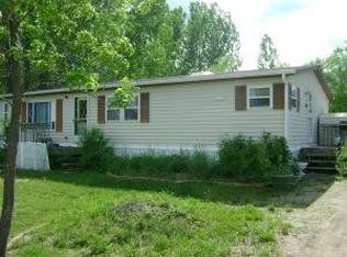 208 6th St, Emerado, ND 58228
