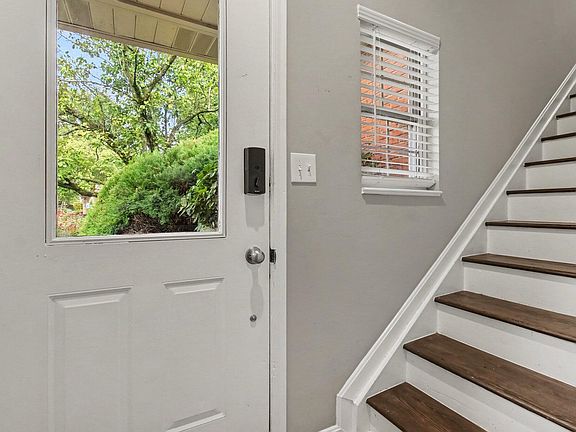 3rd image of 5622 Carolina Way