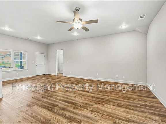 3rd image of 2902 Orchid Dr