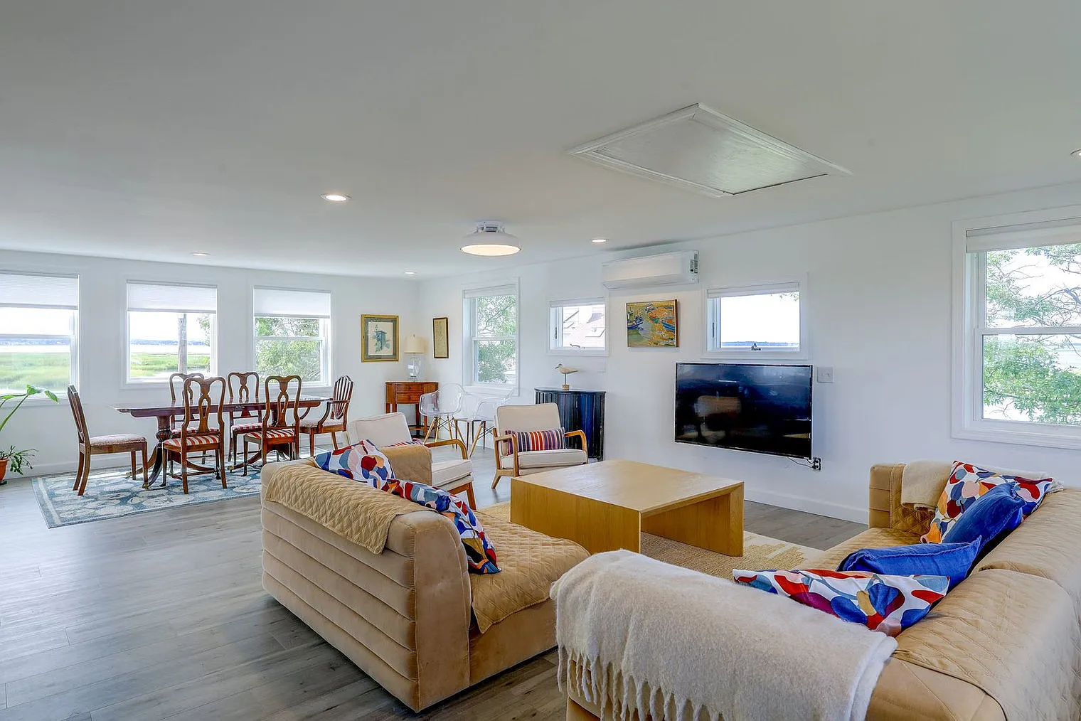 4 bed, 2.0 bath, 1797 sqft, $4,625 — Photo 1