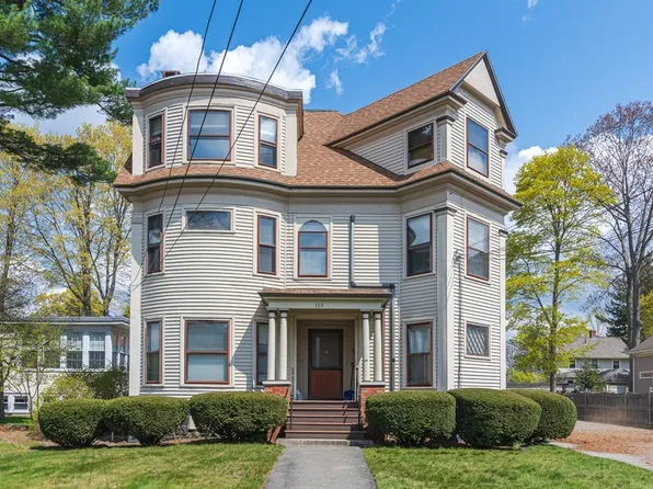 115 W Emerson St #201, Melrose, MA 02176