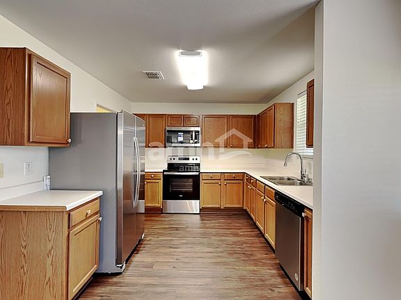 3rd image of 6320 Saint James Pl